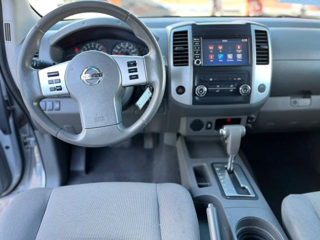 Nissan Frontier Vehicle Full-screen Gallery Image 14