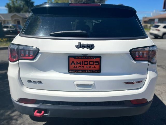 Jeep Compass Vehicle Full-screen Gallery Image 04