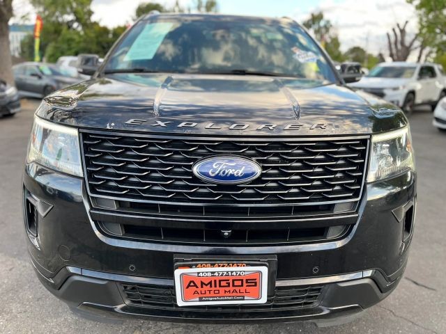 Ford Explorer Vehicle Full-screen Gallery Image 08