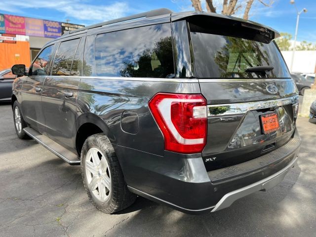 Ford Expedition Max Vehicle Full-screen Gallery Image 03