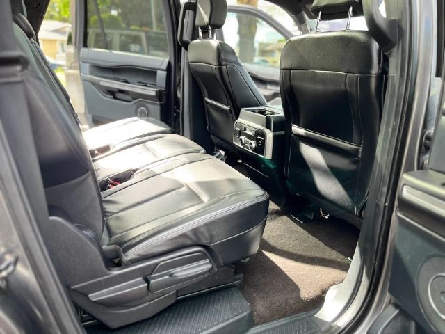 Ford Expedition Max Vehicle Full-screen Gallery Image 13