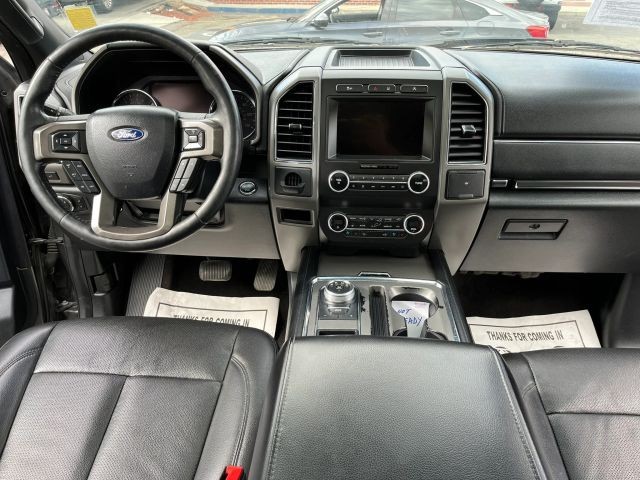 Ford Expedition Max Vehicle Full-screen Gallery Image 15