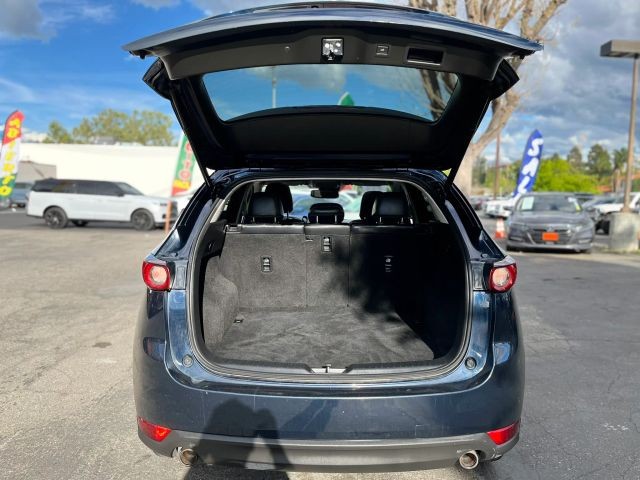Mazda CX-5 Vehicle Full-screen Gallery Image 11