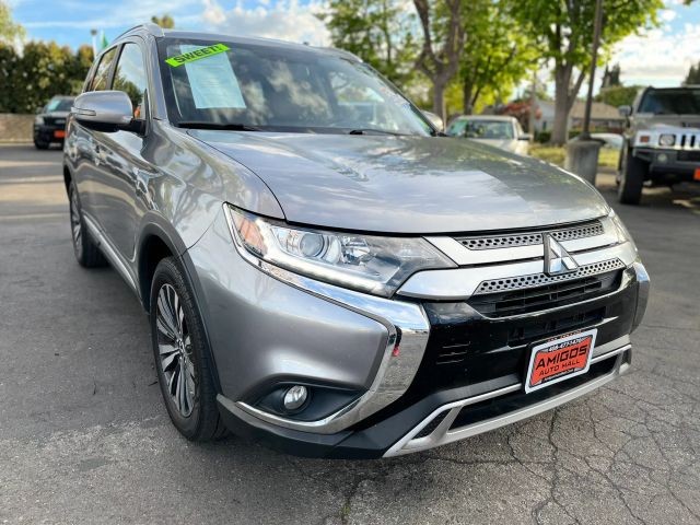 Mitsubishi Outlander Vehicle Full-screen Gallery Image 07