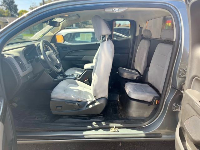 Chevrolet Colorado Vehicle Full-screen Gallery Image 11