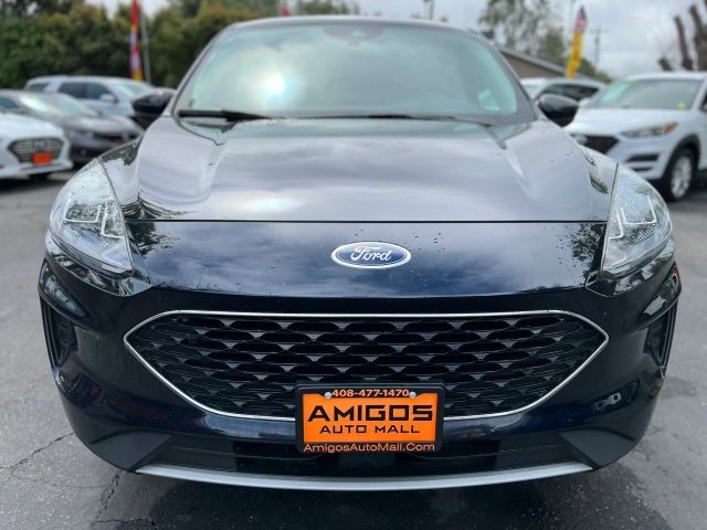 Ford Escape Vehicle Full-screen Gallery Image 07