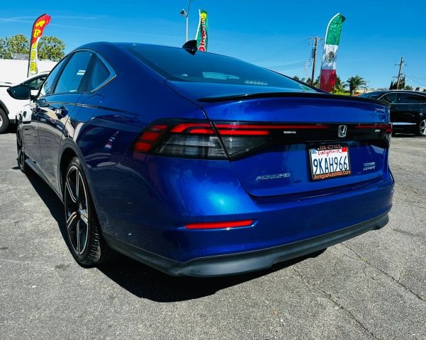 Honda Accord Hybrid Vehicle Full-screen Gallery Image 04