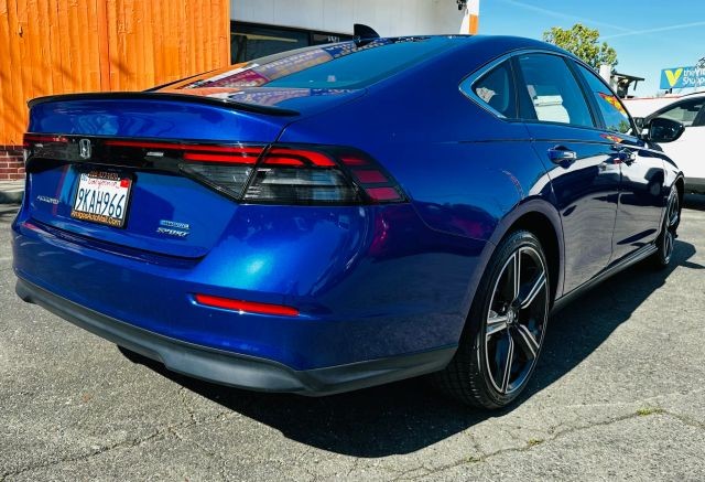 Honda Accord Hybrid Vehicle Full-screen Gallery Image 06