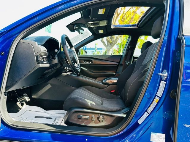 Honda Accord Hybrid Vehicle Full-screen Gallery Image 08