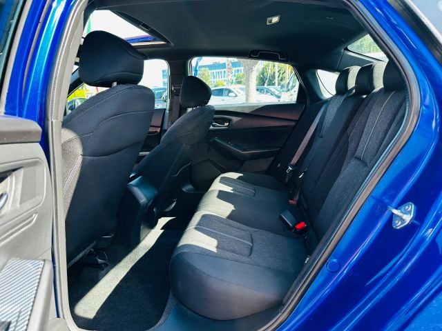 Honda Accord Hybrid Vehicle Full-screen Gallery Image 10