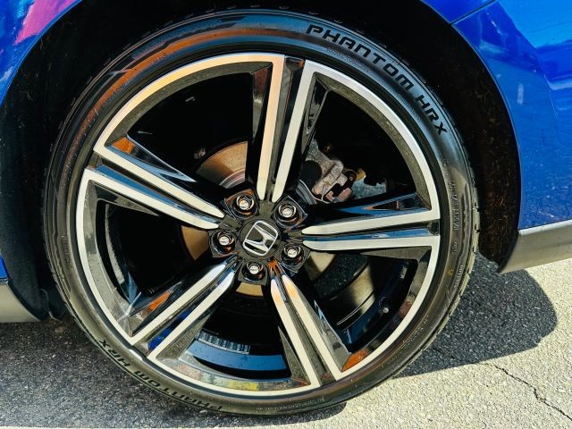 Honda Accord Hybrid Vehicle Full-screen Gallery Image 11