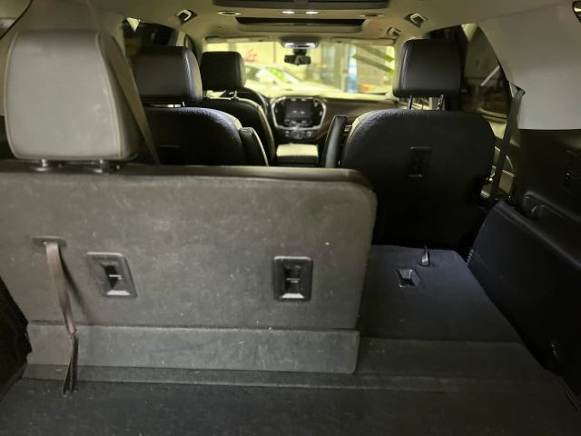 Chevrolet Traverse Vehicle Full-screen Gallery Image 10