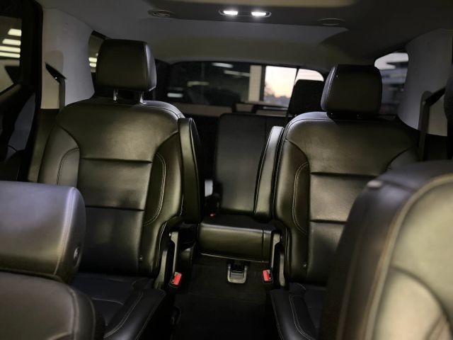 Chevrolet Traverse Vehicle Full-screen Gallery Image 18