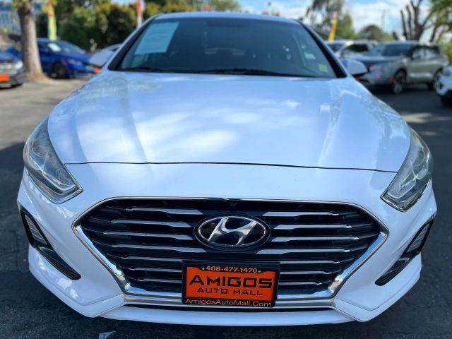 Hyundai Sonata Vehicle Full-screen Gallery Image 08