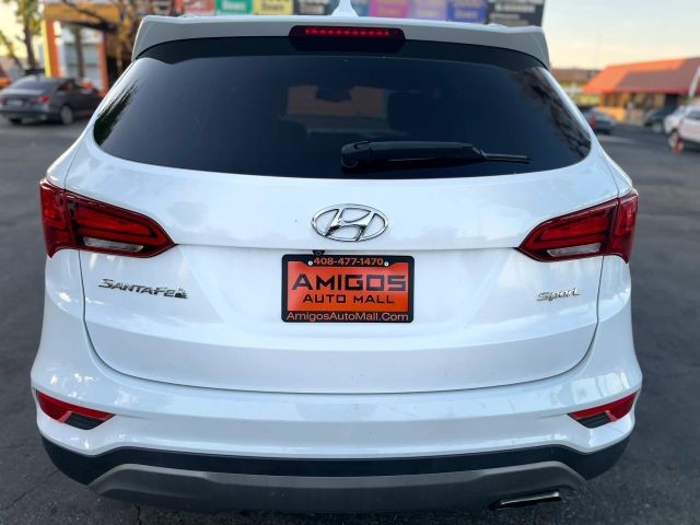 Hyundai Santa Fe Sport Vehicle Full-screen Gallery Image 04