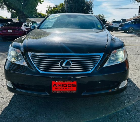 Lexus LS 460 Vehicle Full-screen Gallery Image 02