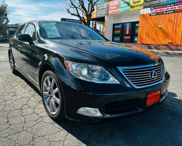 Lexus LS 460 Vehicle Full-screen Gallery Image 03