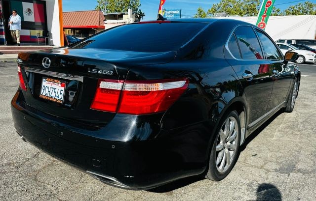 Lexus LS 460 Vehicle Full-screen Gallery Image 04