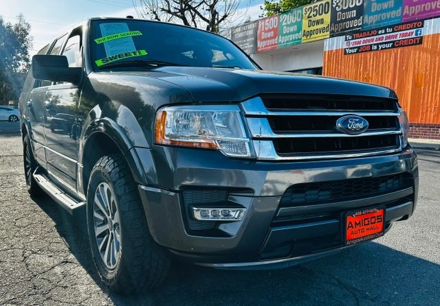 Ford Expedition Vehicle Full-screen Gallery Image 03