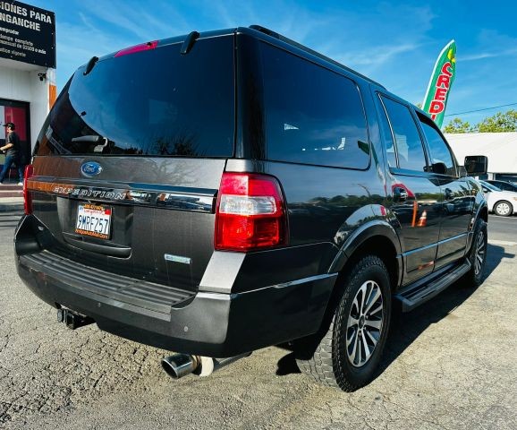 Ford Expedition Vehicle Full-screen Gallery Image 06