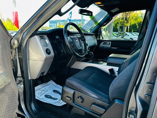Ford Expedition Vehicle Full-screen Gallery Image 07