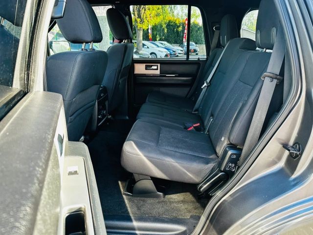 Ford Expedition Vehicle Full-screen Gallery Image 10