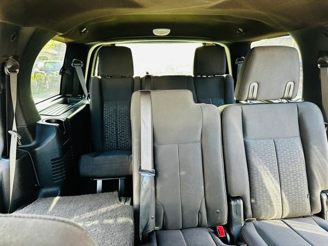 Ford Expedition Vehicle Full-screen Gallery Image 11