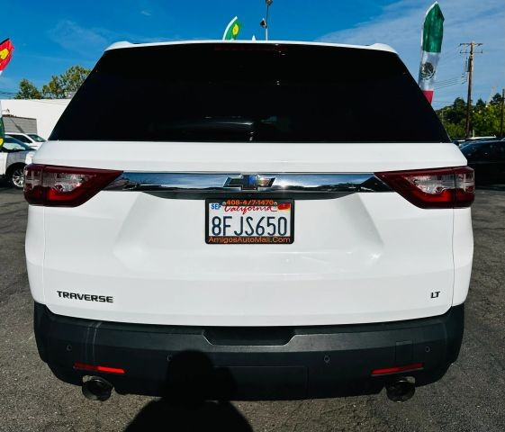 Chevrolet Traverse Vehicle Full-screen Gallery Image 05