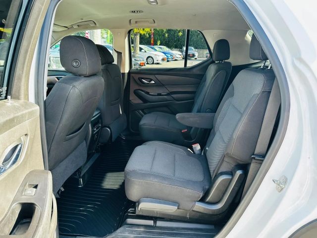 Chevrolet Traverse Vehicle Full-screen Gallery Image 10