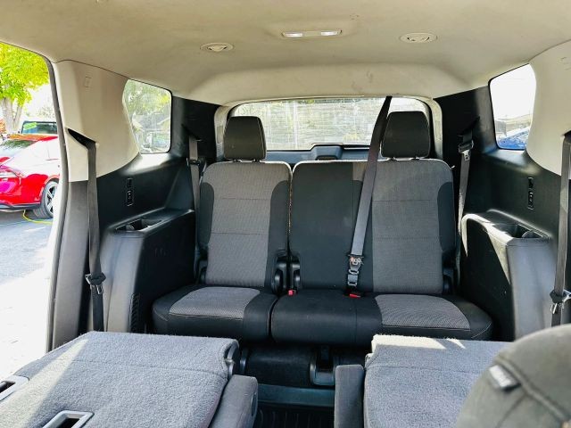 Chevrolet Traverse Vehicle Full-screen Gallery Image 12