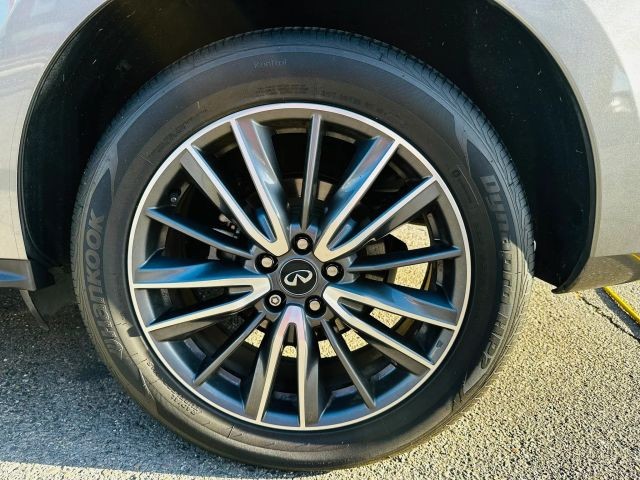 INFINITI QX60 Vehicle Full-screen Gallery Image 12