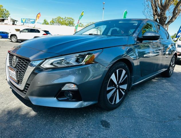 more details - nissan altima