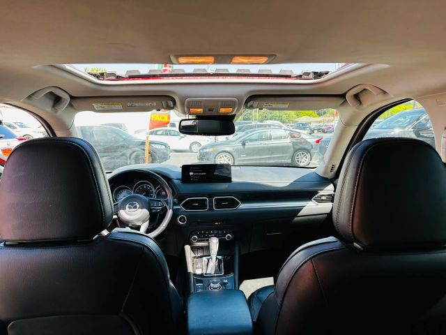 Mazda CX-5 Vehicle Full-screen Gallery Image 11