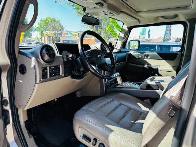 HUMMER H2 Vehicle Full-screen Gallery Image 07