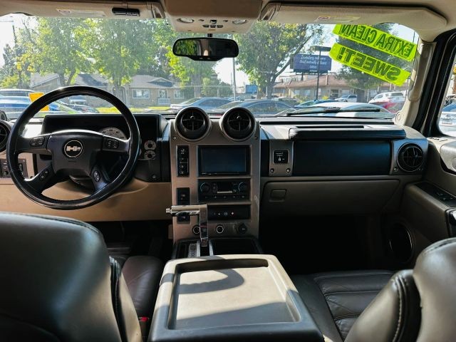HUMMER H2 Vehicle Full-screen Gallery Image 08