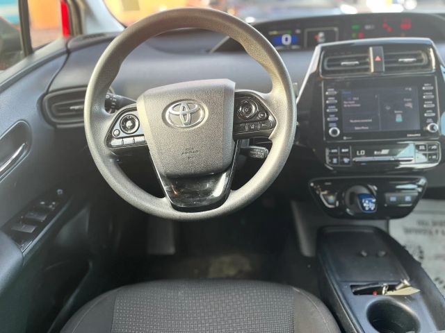 Toyota Prius Vehicle Full-screen Gallery Image 12