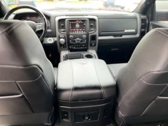 Ram 1500 Vehicle Full-screen Gallery Image 12