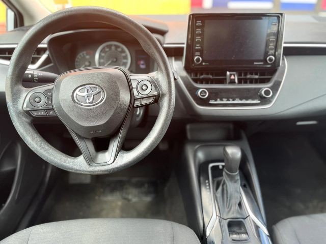 Toyota Corolla Vehicle Full-screen Gallery Image 11