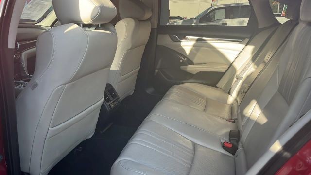 Honda Accord Hyb Vehicle Full-screen Gallery Image 08