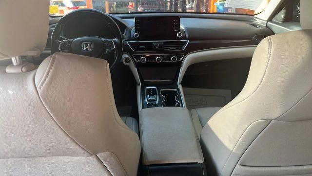 Honda Accord Hyb Vehicle Full-screen Gallery Image 09
