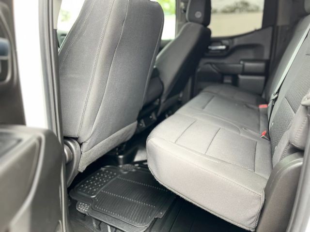GMC Sierra 150 Vehicle Full-screen Gallery Image 09