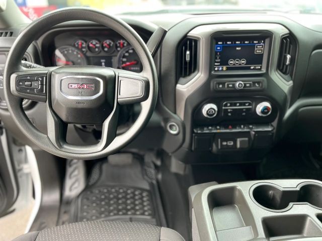 GMC Sierra 150 Vehicle Full-screen Gallery Image 11