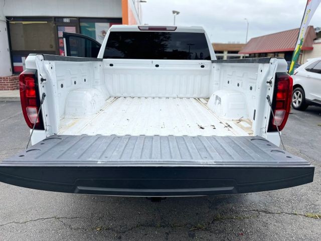 GMC Sierra 150 Vehicle Full-screen Gallery Image 12
