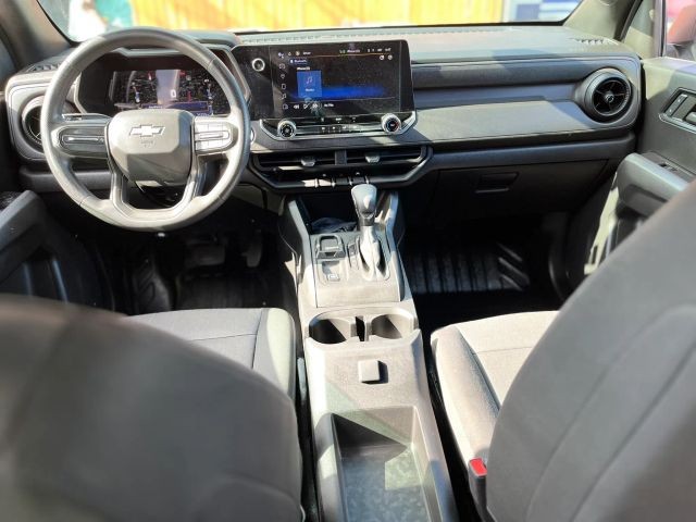 Chevrolet Colorado Vehicle Full-screen Gallery Image 10