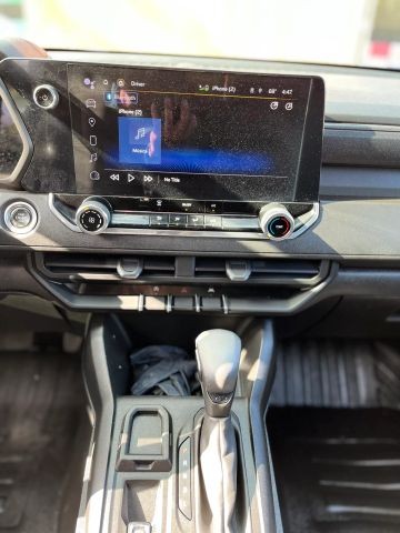 Chevrolet Colorado Vehicle Full-screen Gallery Image 13