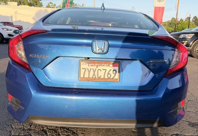 Honda Civic Sedan Vehicle Full-screen Gallery Image 05