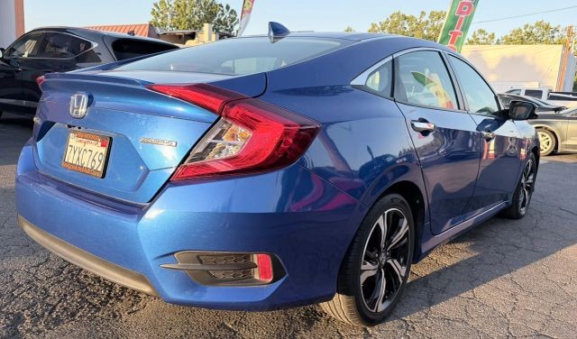 Honda Civic Sedan Vehicle Full-screen Gallery Image 06