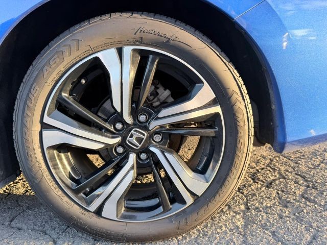 Honda Civic Sedan Vehicle Full-screen Gallery Image 11