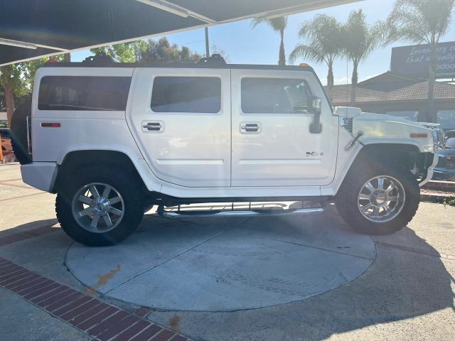 HUMMER H2 Vehicle Full-screen Gallery Image 05