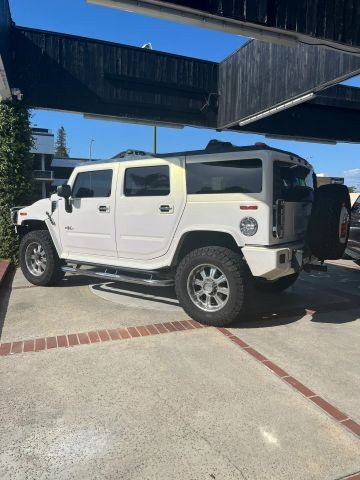 HUMMER H2 Vehicle Full-screen Gallery Image 09
